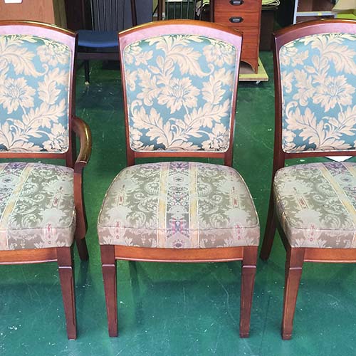 椅子の修理リメイク事例:背部分を籐から布へ張り替え