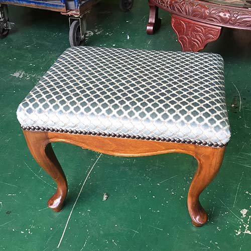 椅子修理・張り替え・塗り替え・修理リメイク事例:スツールの座面張り替え