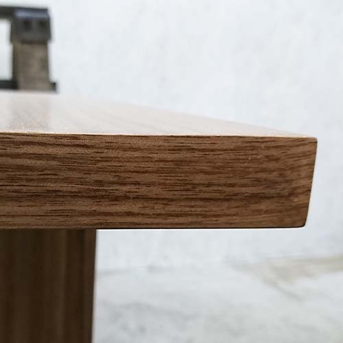 テーブルの修理事例:サイドテーブルの天板側面の打ち傷の部分補修