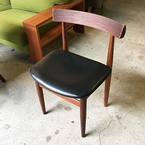 椅子やベンチの修理・張り替え・塗り替え・修理リメイク事例:ハンスオルセンのビンテージチェア座面張り替え