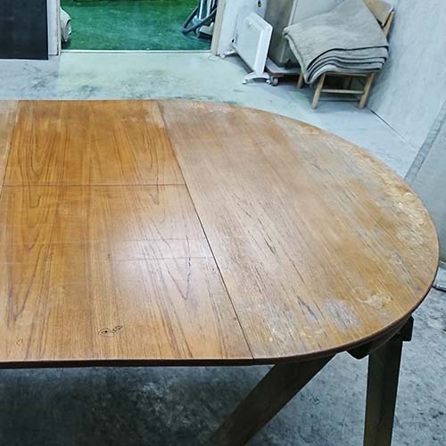 テーブルの修理事例:デンマーク製ハンスオルセンのビンテージテーブル天板の剥離・再塗装