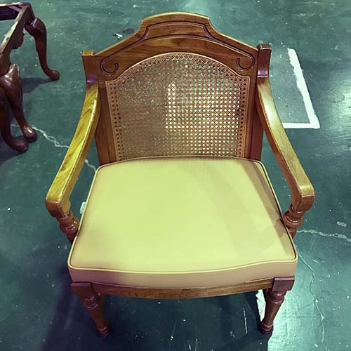 椅子やベンチの修理・張り替え・塗り替え・修理リメイク事例:座面張り替え・座板交換・解体組み直し