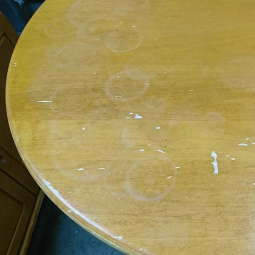 テーブルの修理事例:輪ジミや塗装の剥がれの剥離・再塗装