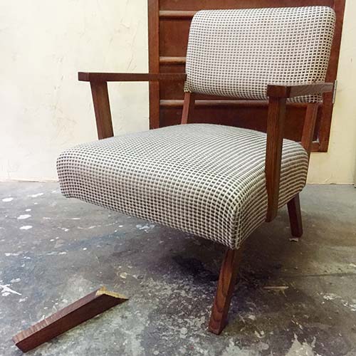 椅子の修理事例:折れた脚の修復