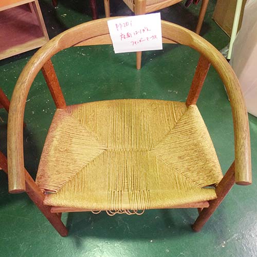 椅子の修理事例:座面のペーパーコードの張り替え