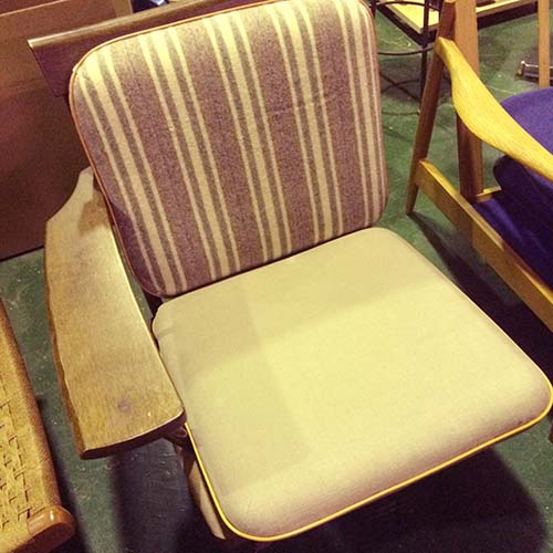 椅子の修理事例:座面・背クッション作り替え