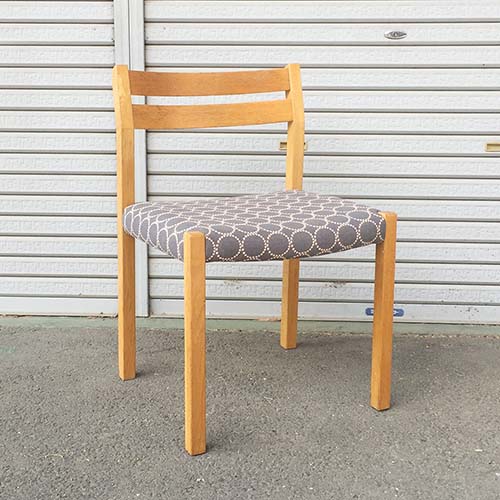 椅子の修理リメイク事例:ミナ・ペルホネンのファブリックで張り替え・ウレタン交換・木部組み直し