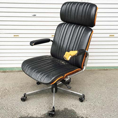 椅子の修理事例:オフィスチェアの肘掛け部分の補修