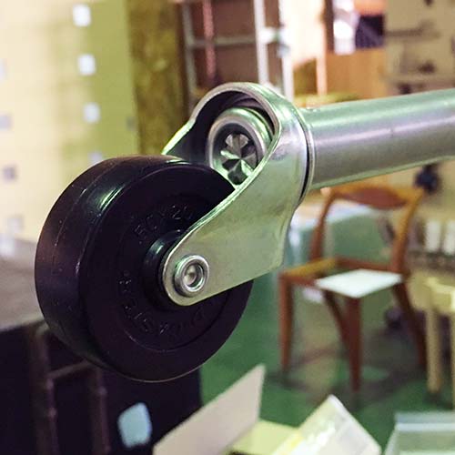 椅子修理:キャスター交換