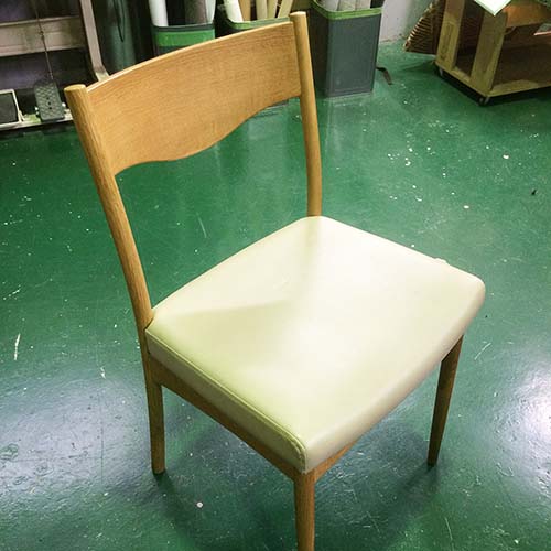 椅子修理:座面張り替え(マチなしに変更)