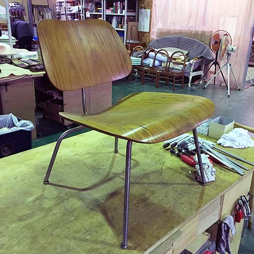 椅子やベンチの修理・張り替え・塗り替え・修理リメイク事例:座面取り付け