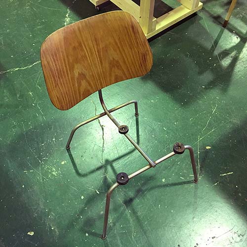 椅子やベンチの修理・張り替え・塗り替え・修理リメイク事例:座面取り付け