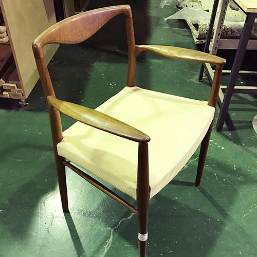 椅子やベンチの修理・張り替え・塗り替え・修理リメイク事例:解体組み直し・座面張り替え・ウレタン交換