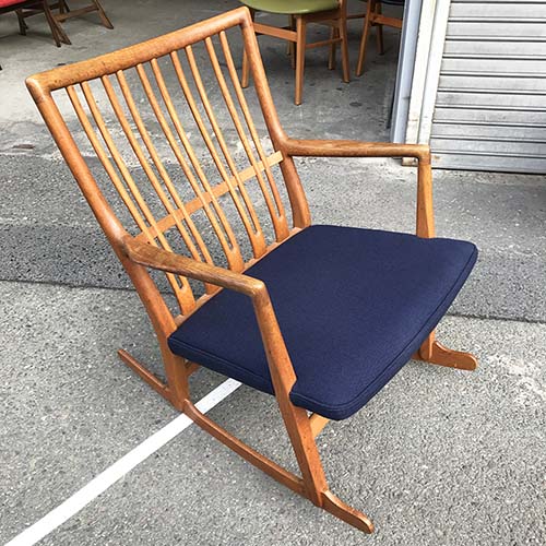 椅子やベンチの修理・張り替え・塗り替え・修理リメイク事例:ウェグナーロッキングチェアの座面張り替え・ウレタン交換