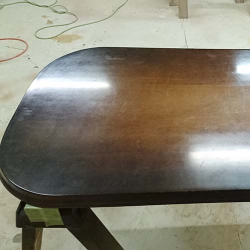 テーブルの修理事例:傷、剥げ、色褪せを塗装にて修復