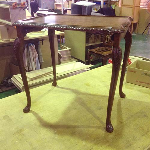 テーブルの修理事例:折れた脚を修復