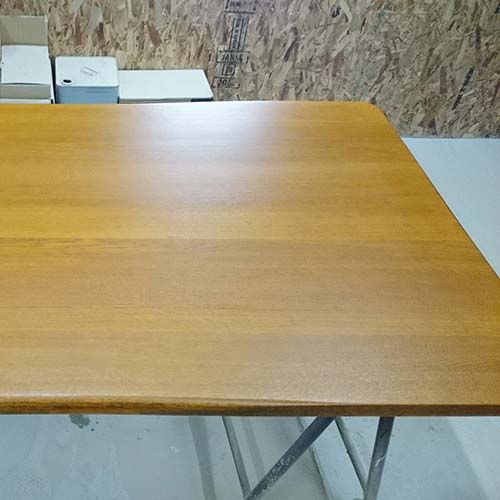 テーブルの修理事例:傷、剥げ、色褪せを塗装にて修復