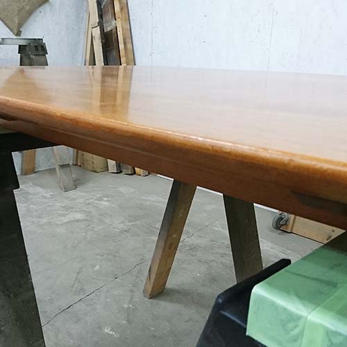 テーブルの修理事例:傷・剥げ・色褪せを塗装にて修復