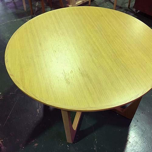 テーブルの修理事例:天板のヤケ跡補修・突板の浮き補修