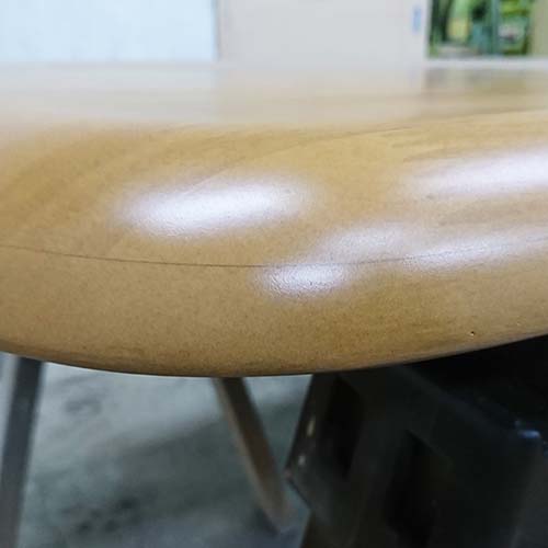 テーブルの修理補修事例:天板側面の打ち傷の部分補修