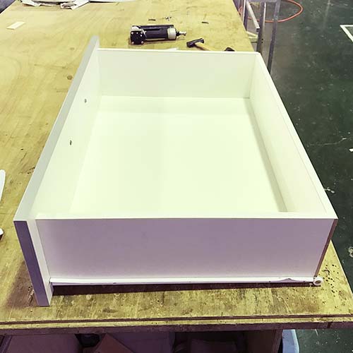 家具の修理事例:引き出し外れ修理