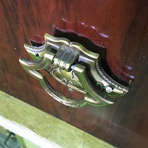 タンス食器棚チェスト本棚キャビネットなどの修理