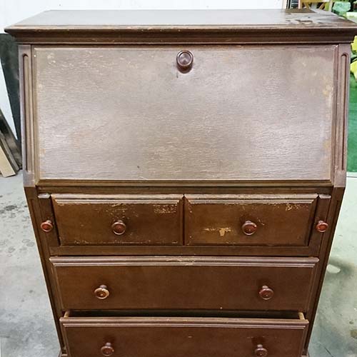 家具の修理事例:ライティングビューローの傷・剥げ・色褪せを塗装にて修復