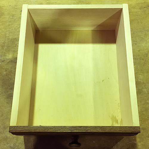 ひきだし内部のシミ補修・底板交換修理