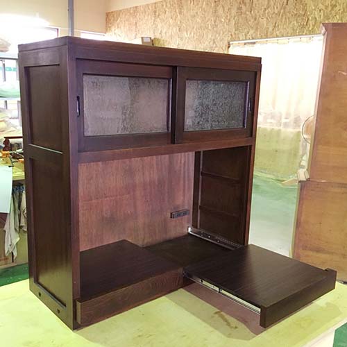 家具の修理事例:食器棚スライドレール取り付け・スライド台新規製作・抽出し調整・蝶番交換・塗装