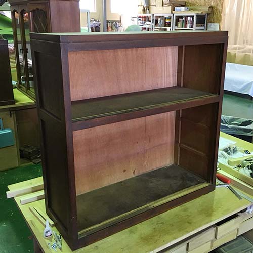 家具の修理事例:食器棚スライドレール取り付け・スライド台新規製作・抽出し調整・蝶番交換・塗装