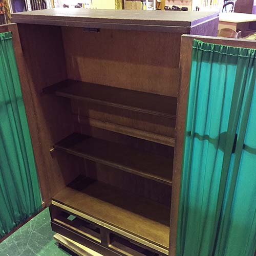 家具の修理事例:本棚の蝶番調整・棚受け製作・棚板作り替え