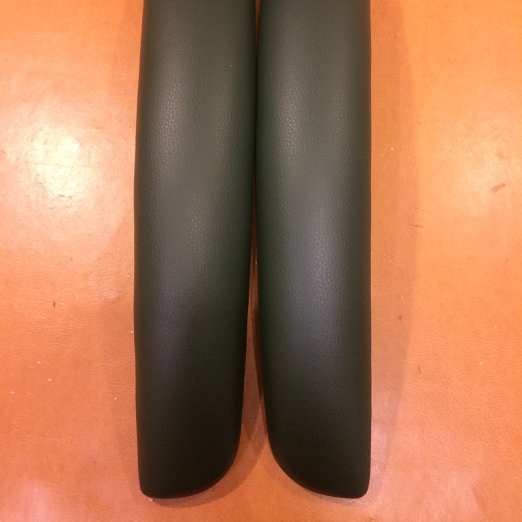 椅子の肘掛けの張り替え修理